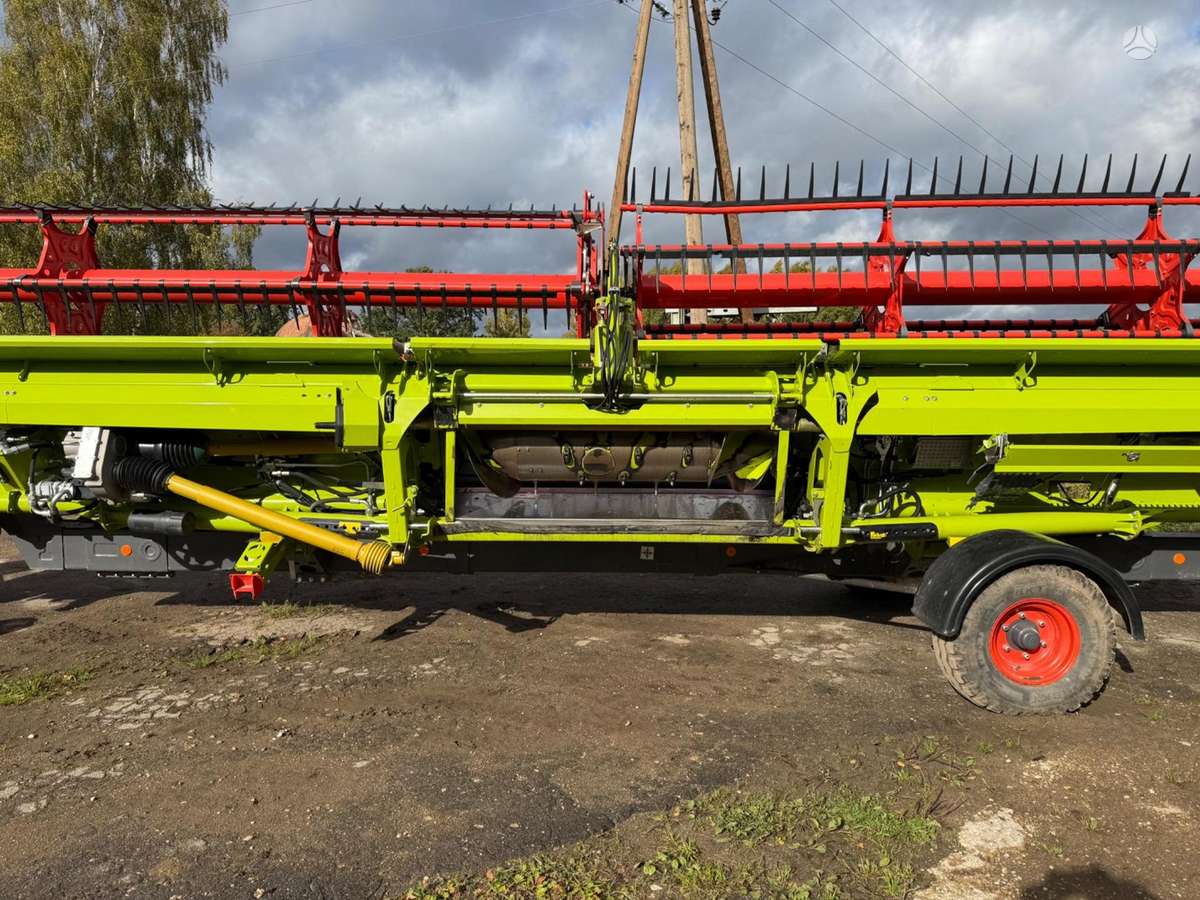 Claas Lexion 8700TT, combine harvesters