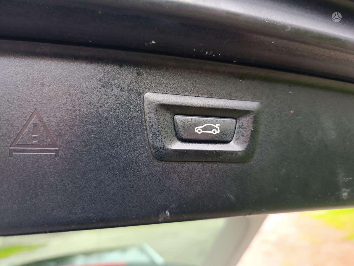 BMW 530, universalas