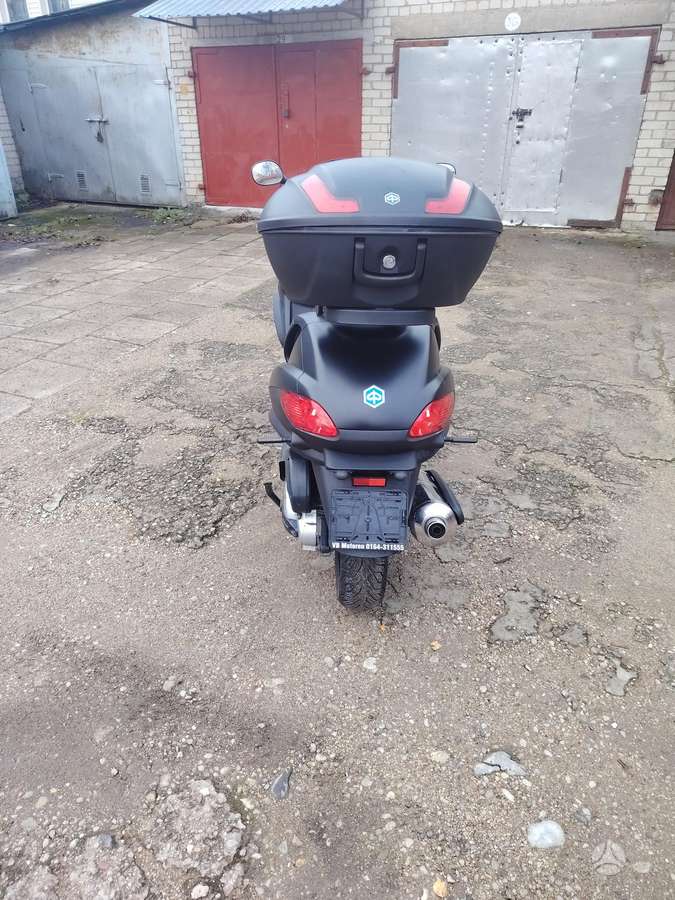 Piaggio MP3 400cc, scooters / mopeds