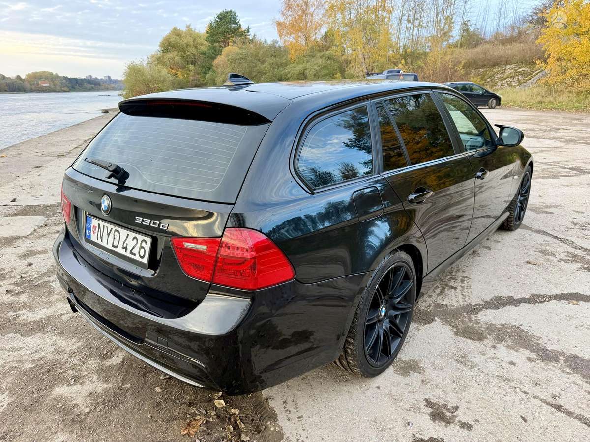 BMW 330, 3.0 l., Универсал