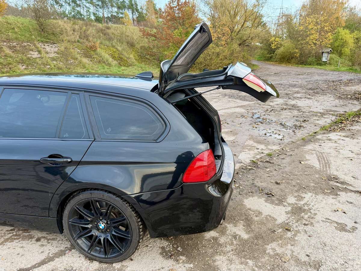 BMW 330, 3.0 l., Универсал