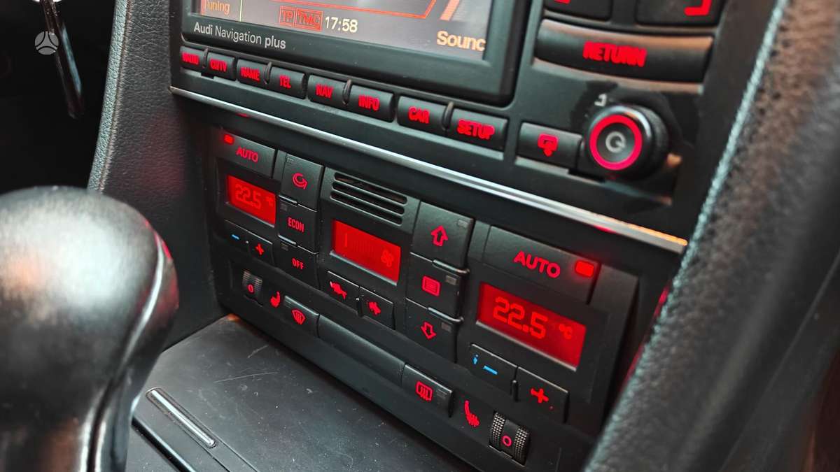Audi A4 2006 — photo 22