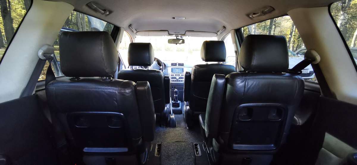 Toyota Avensis 2004 — photo 10