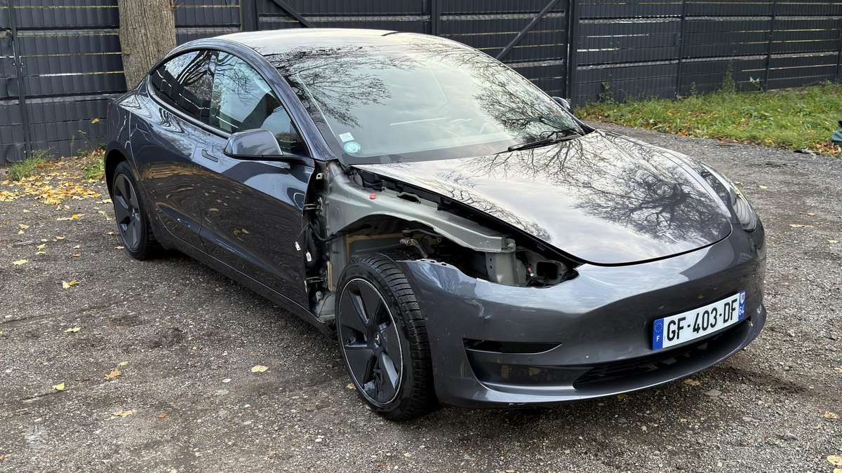 Tesla Model 3, 60 kWh, hatchback