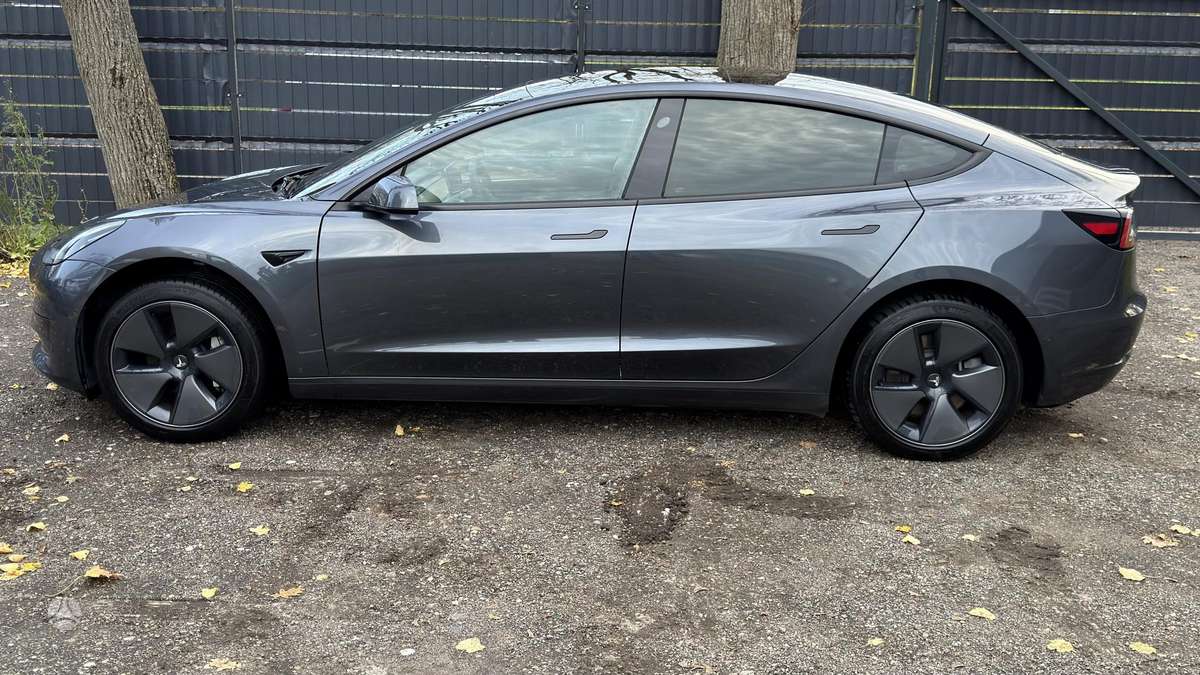 Tesla Model 3, 60 kWh, hatchback