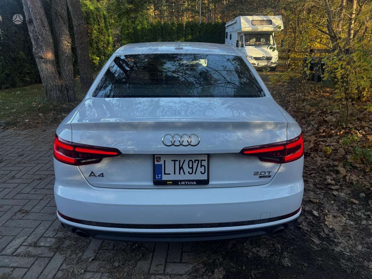 Audi A4, 2.0 l., Седан