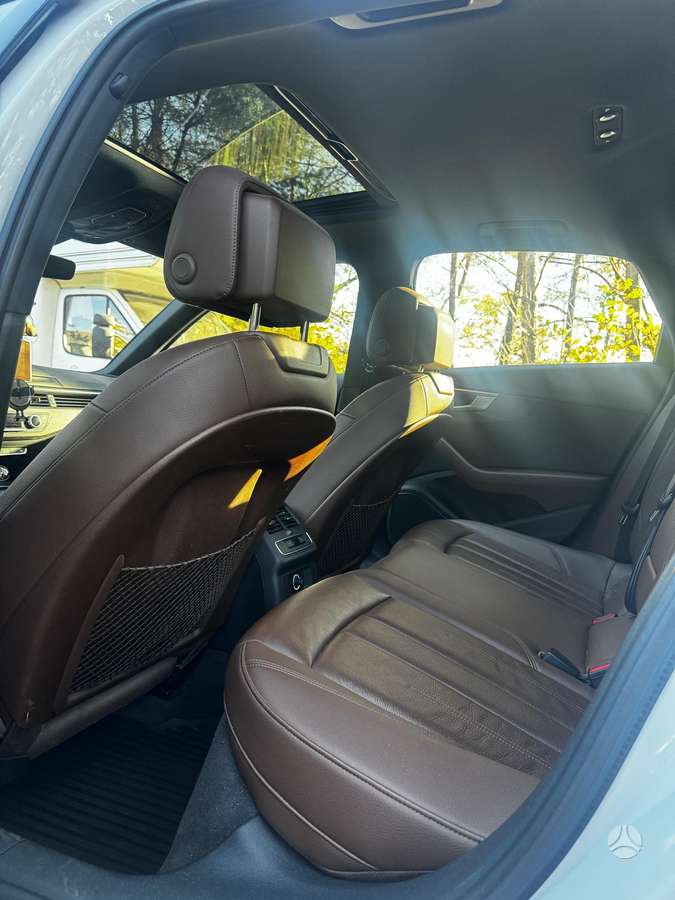 Audi A4, 2.0 l., Седан