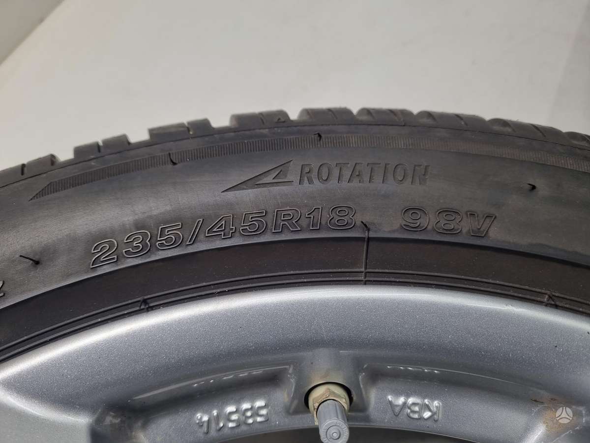 Bridgestone 6-7mm, всесезонные 235/45 R18