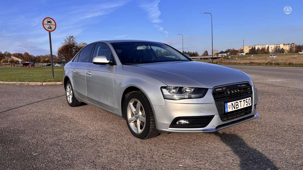 Audi A4, 2.0 l., Седан