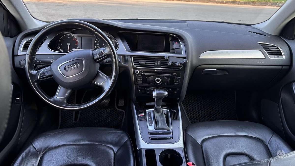Audi A4, 2.0 l., Седан