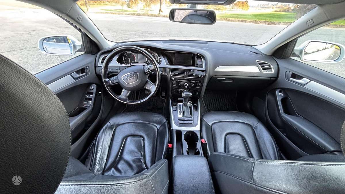 Audi A4, 2.0 l., Седан