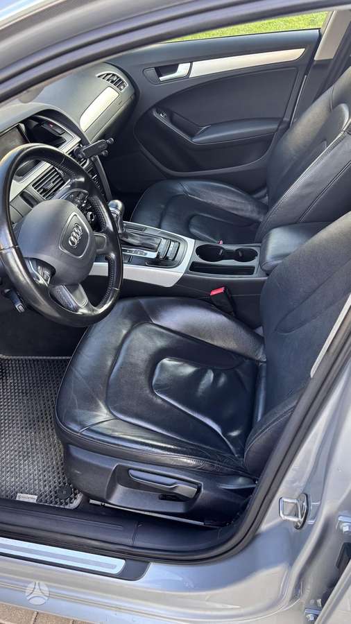 Audi A4, 2.0 l., Седан