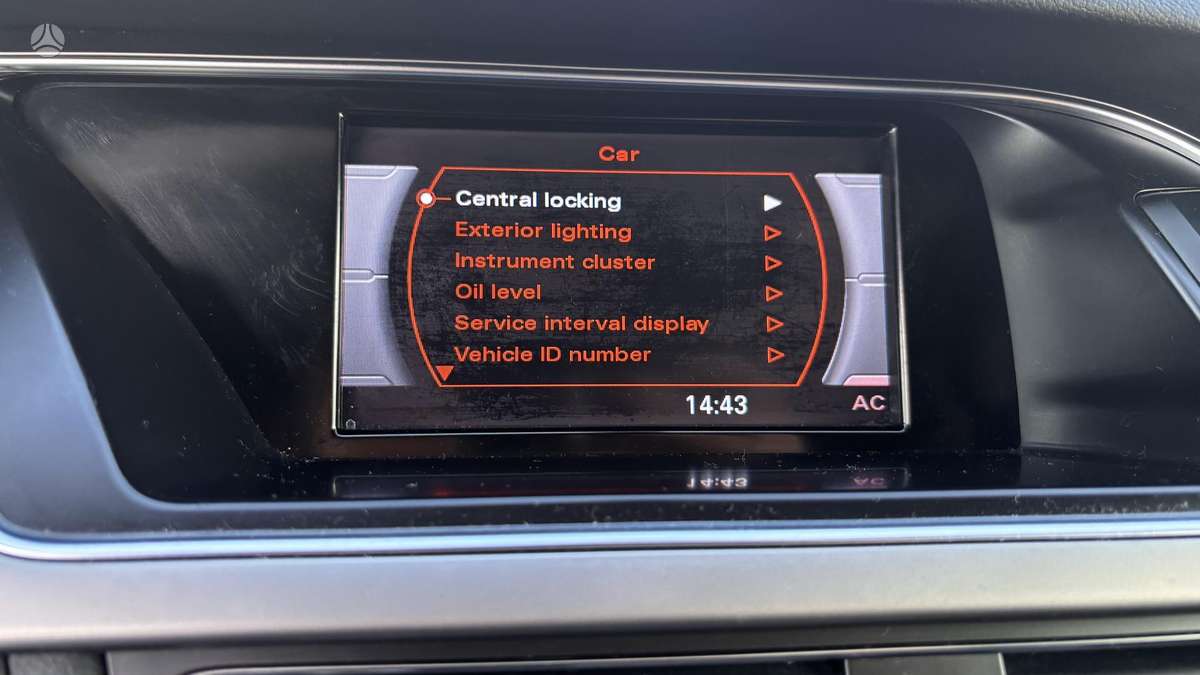 Audi A4, 2.0 l., Седан