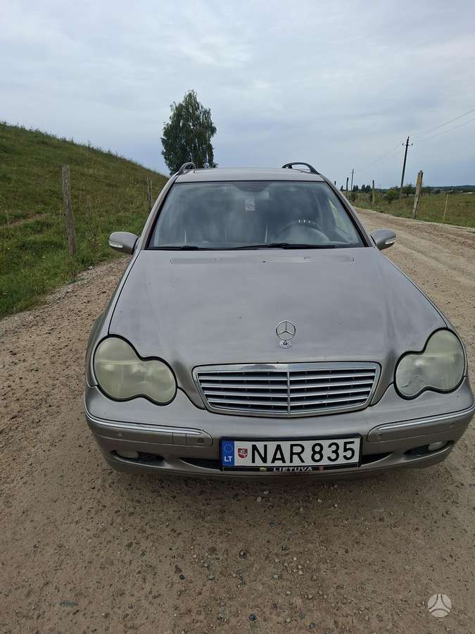 Mercedes-Benz C220