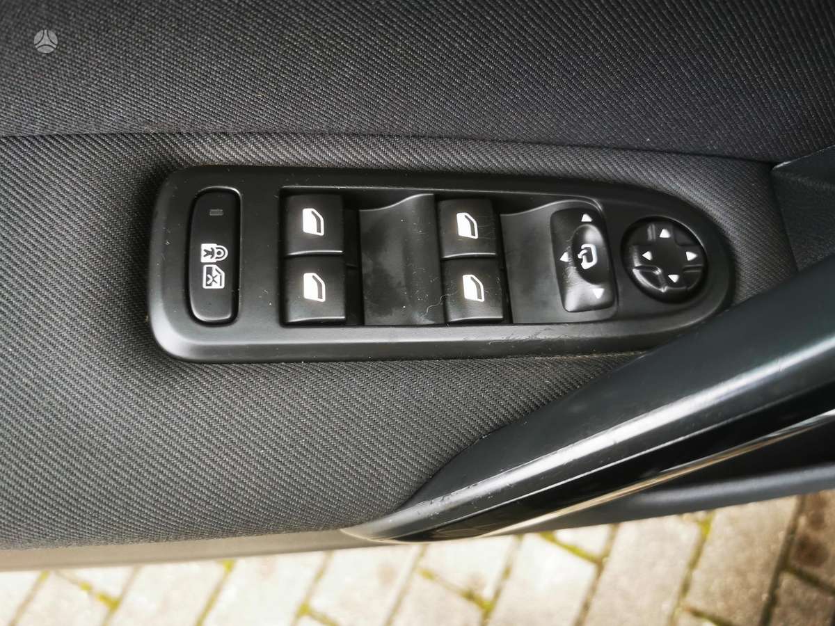 Peugeot 508 2014 — photo 25