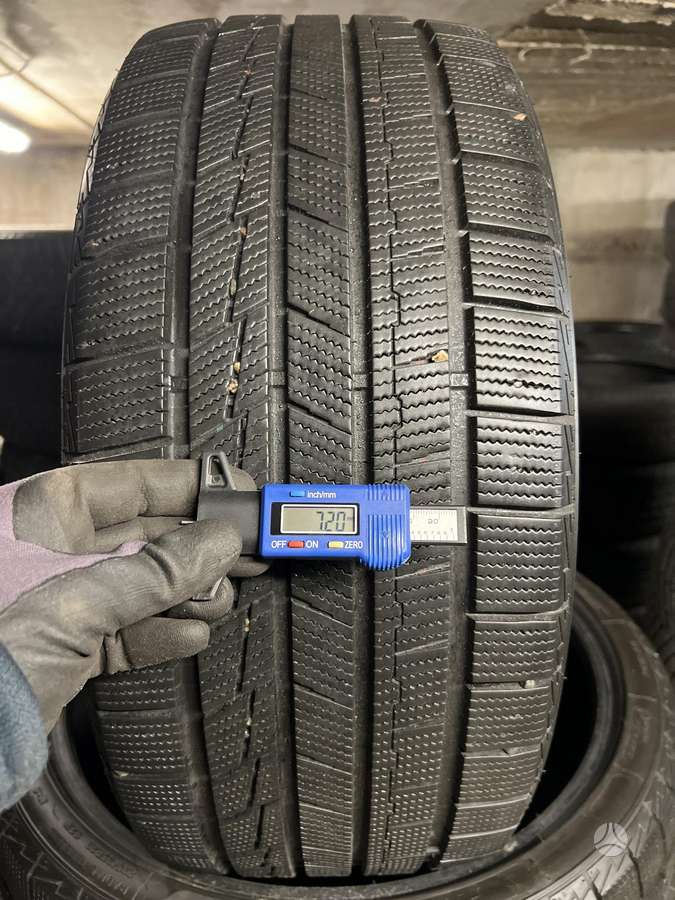 Firemax FRIGUS EV ICE 3, зимние 235/35 R20