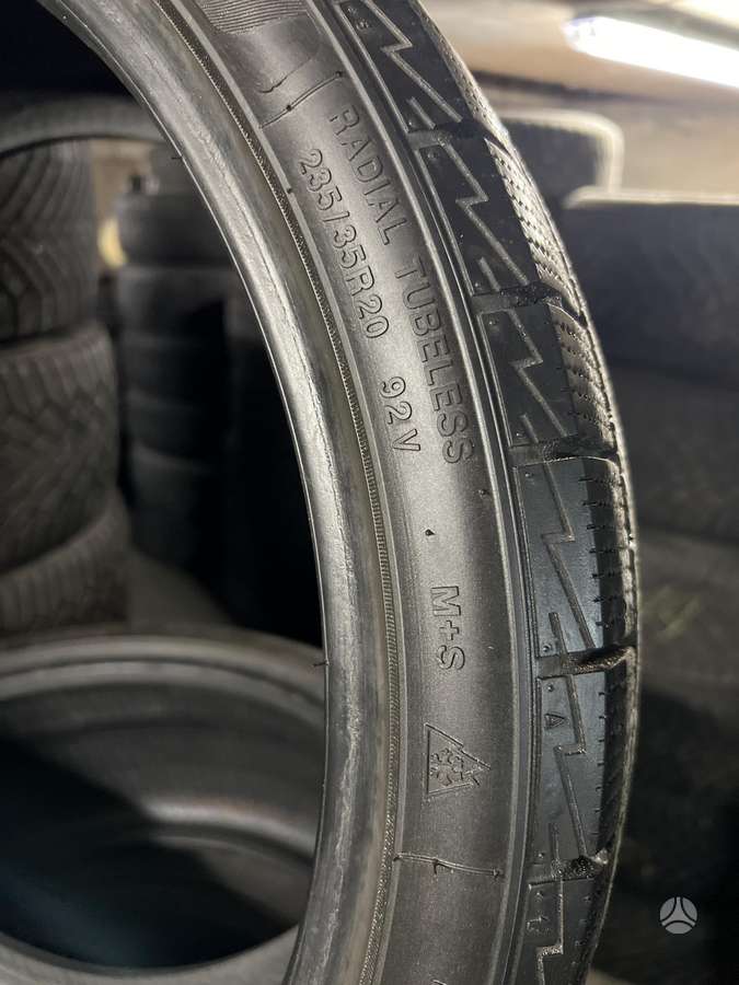 Firemax FRIGUS EV ICE 3, зимние 235/35 R20