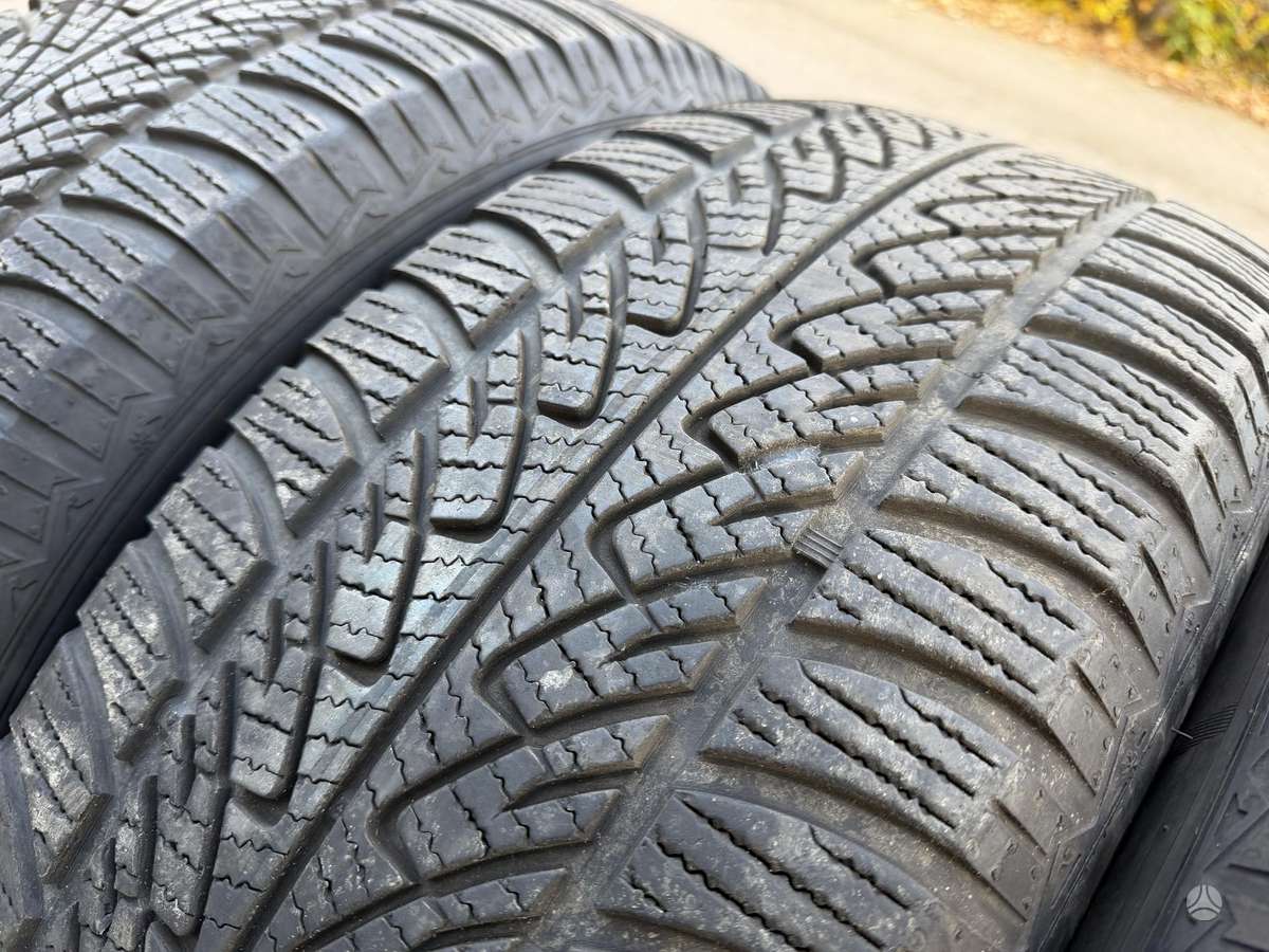 Goodyear UltraGrip 8 Performance, winter 255/60 R18