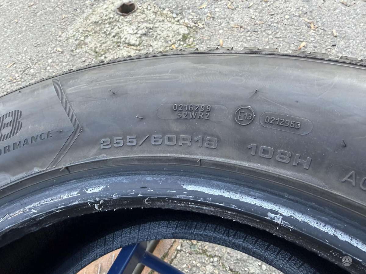 Goodyear UltraGrip 8 Performance, winter 255/60 R18