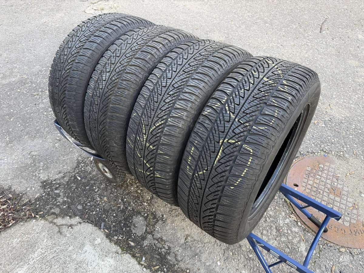 Goodyear UltraGrip 8 Performance, зимние 255/60 R18