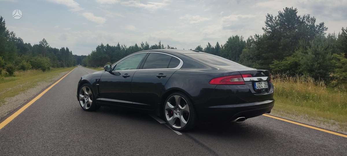 Jaguar XF