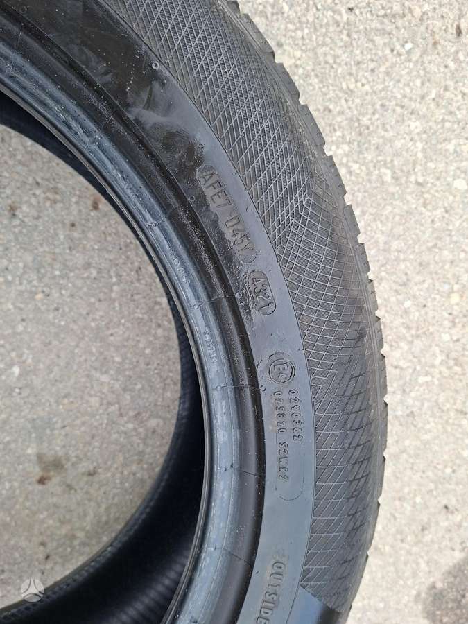 Continental, зимние 235/55 R19