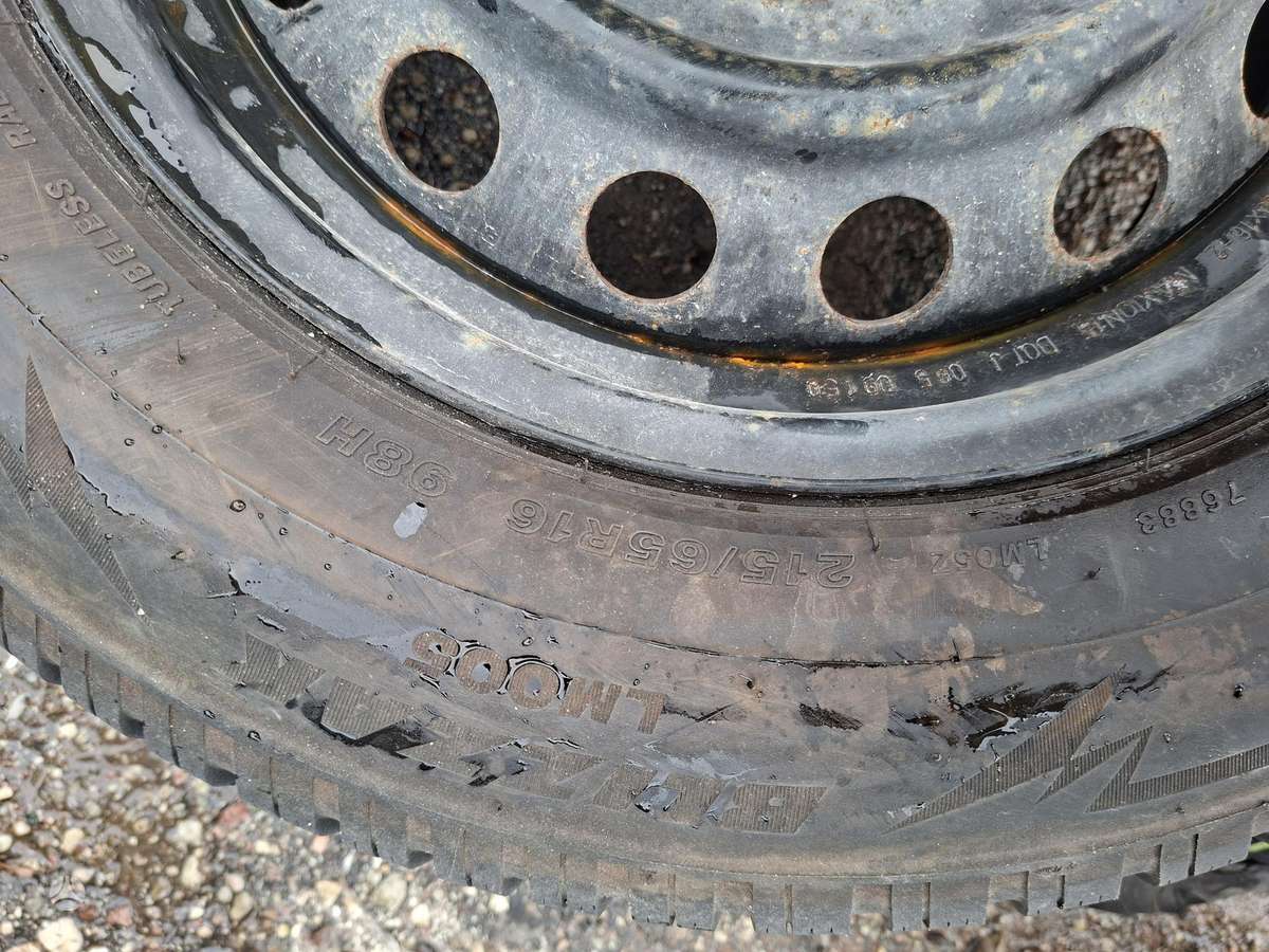 Bridgestone 7mm, зимние 215/65 R16
