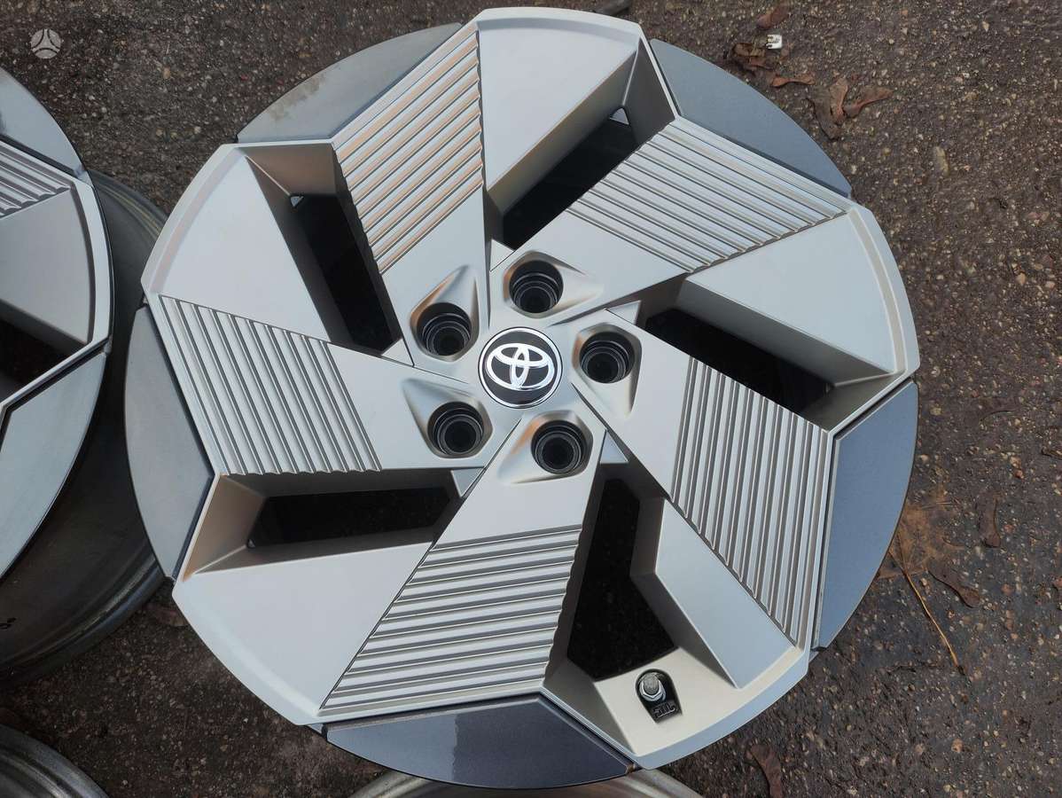 Toyota, light alloy, R18 | A32823304