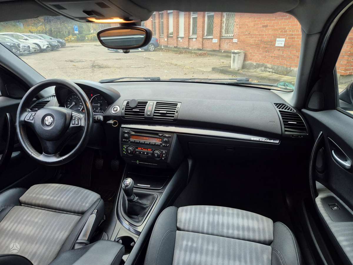 BMW 120, 2.0 l., hatchback