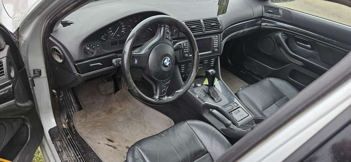 BMW 530