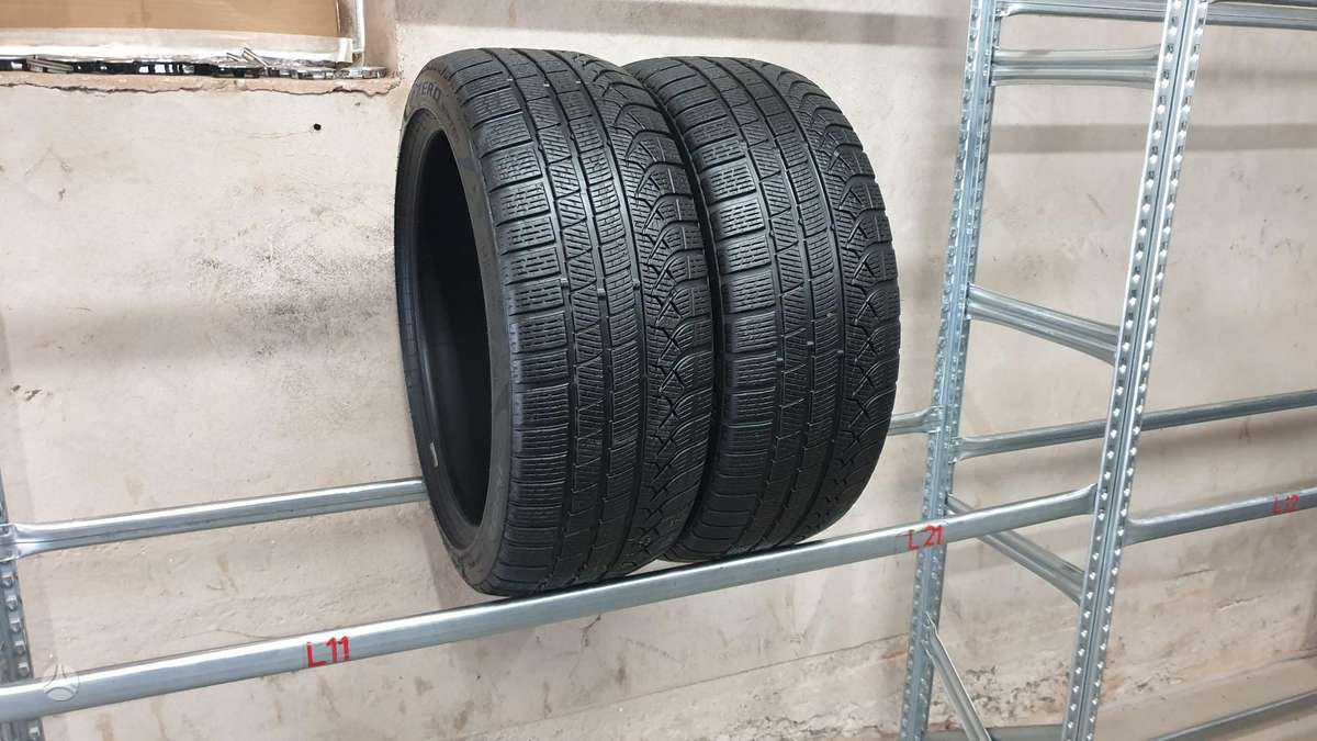 Pirelli PZero Winter, зимние 245/40 R19