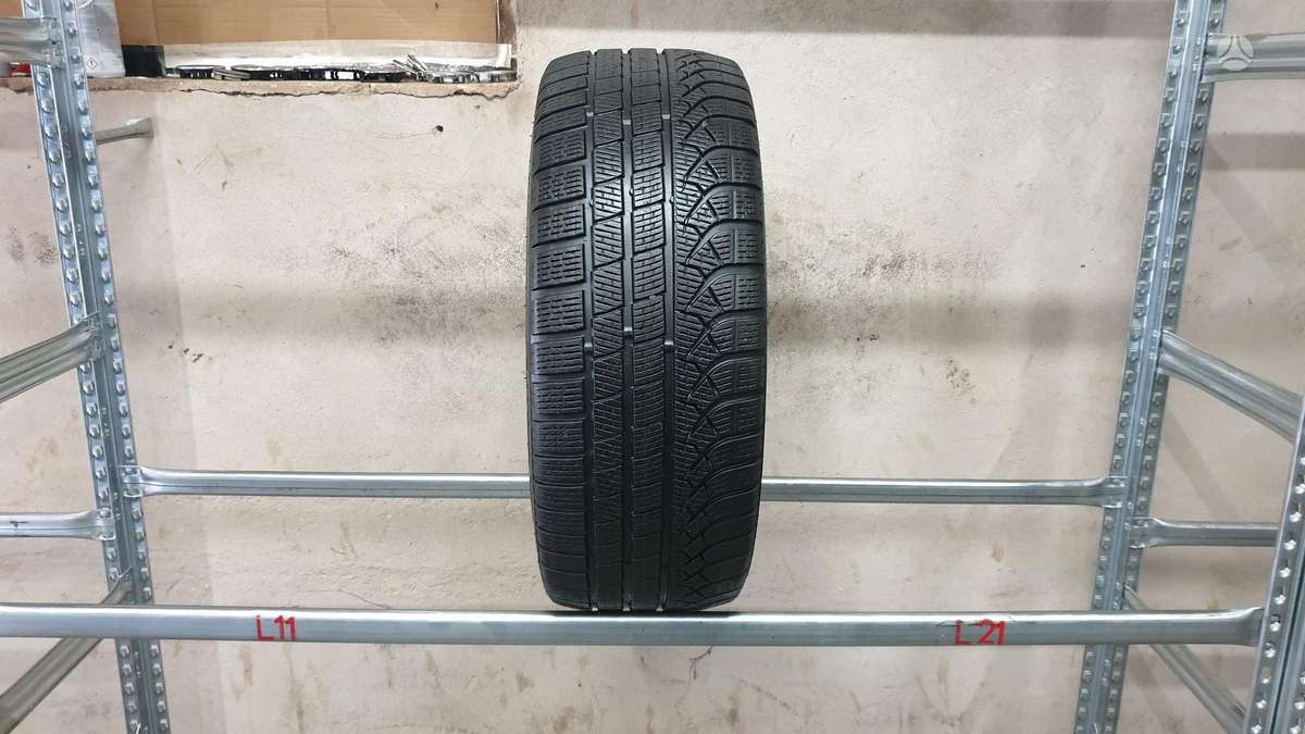 Pirelli PZero Winter, зимние 245/40 R19