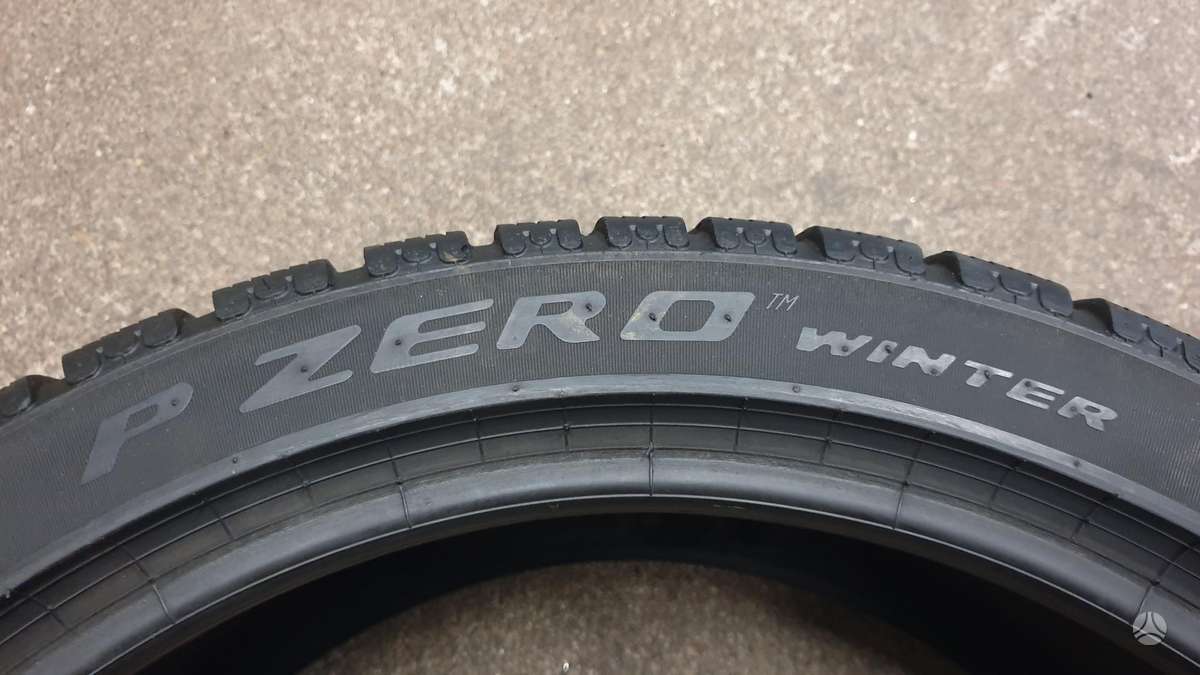 Pirelli PZero Winter, зимние 245/40 R19
