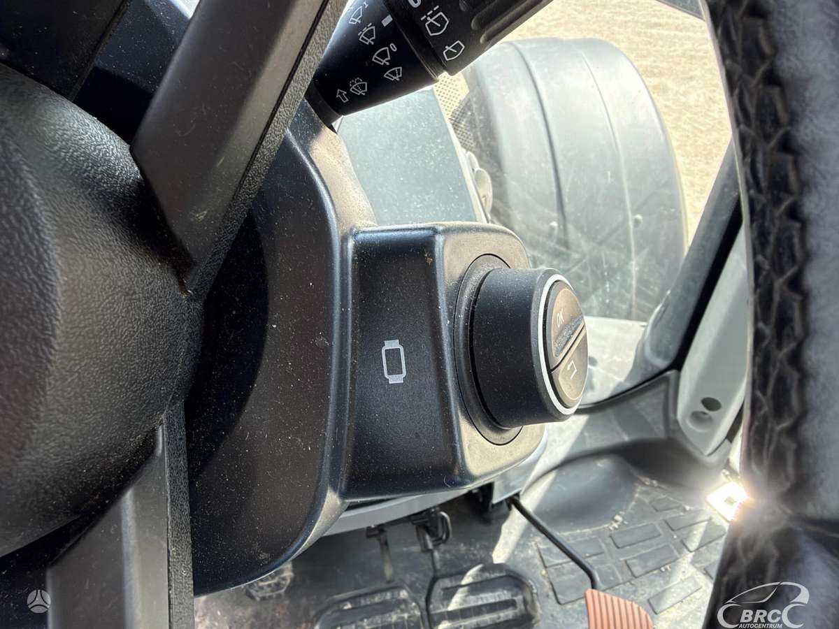 Valtra T235, traktoriai