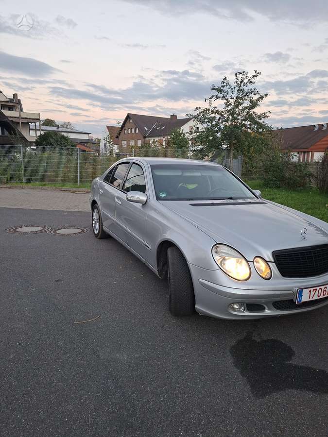 Mercedes-Benz E220
