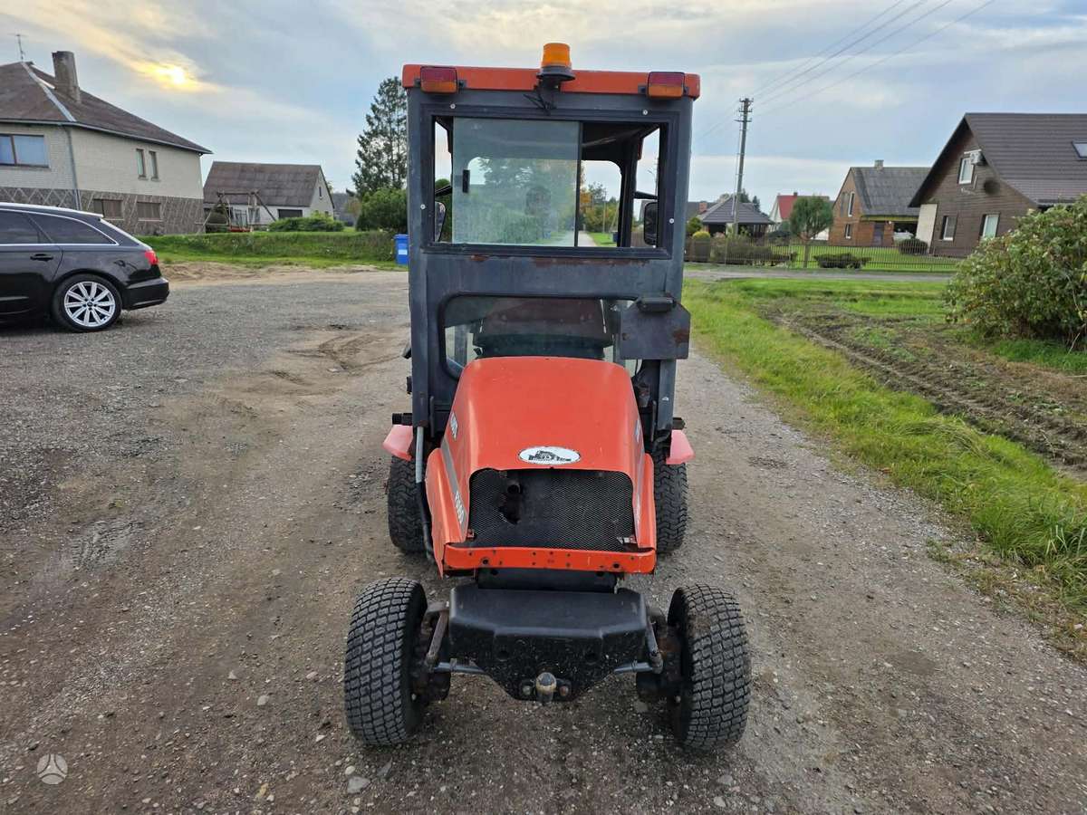 Kubota 3060, žoliapjovės