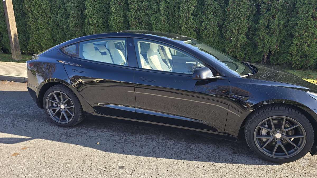 Tesla Model 3, 60 kWh, hatchback