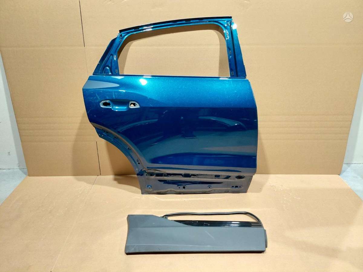 Audi e-tron doors