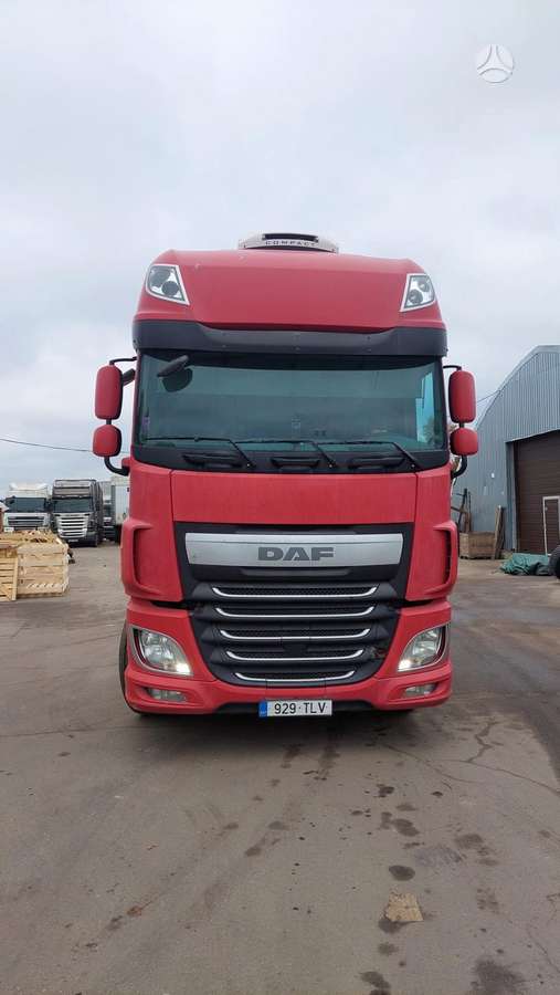 DAF XF460FT, 2 спальных места