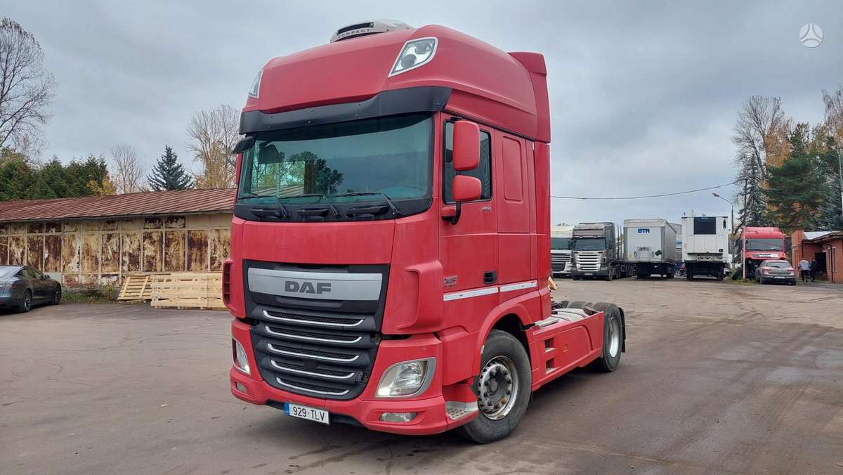 DAF XF460FT, 2 спальных места