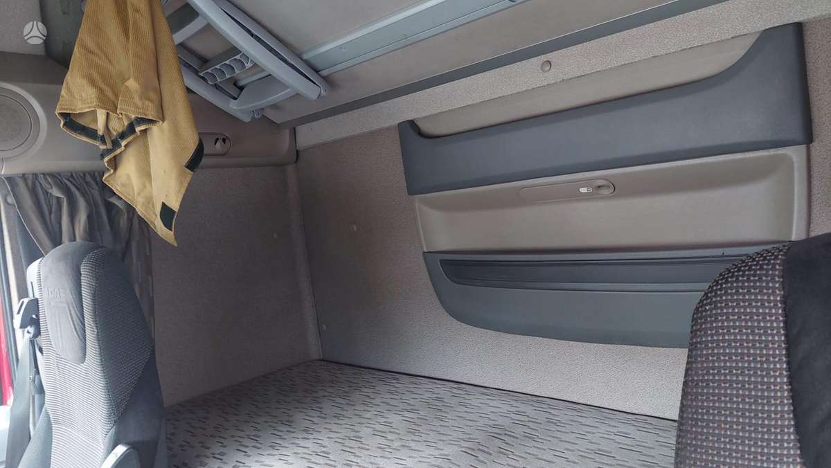DAF XF460FT, 2 miegamosios vietos