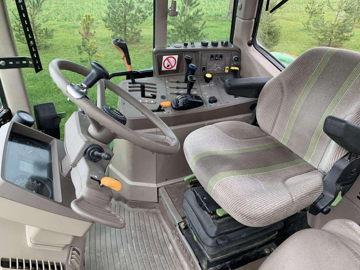 John Deere 6630, traktoriai