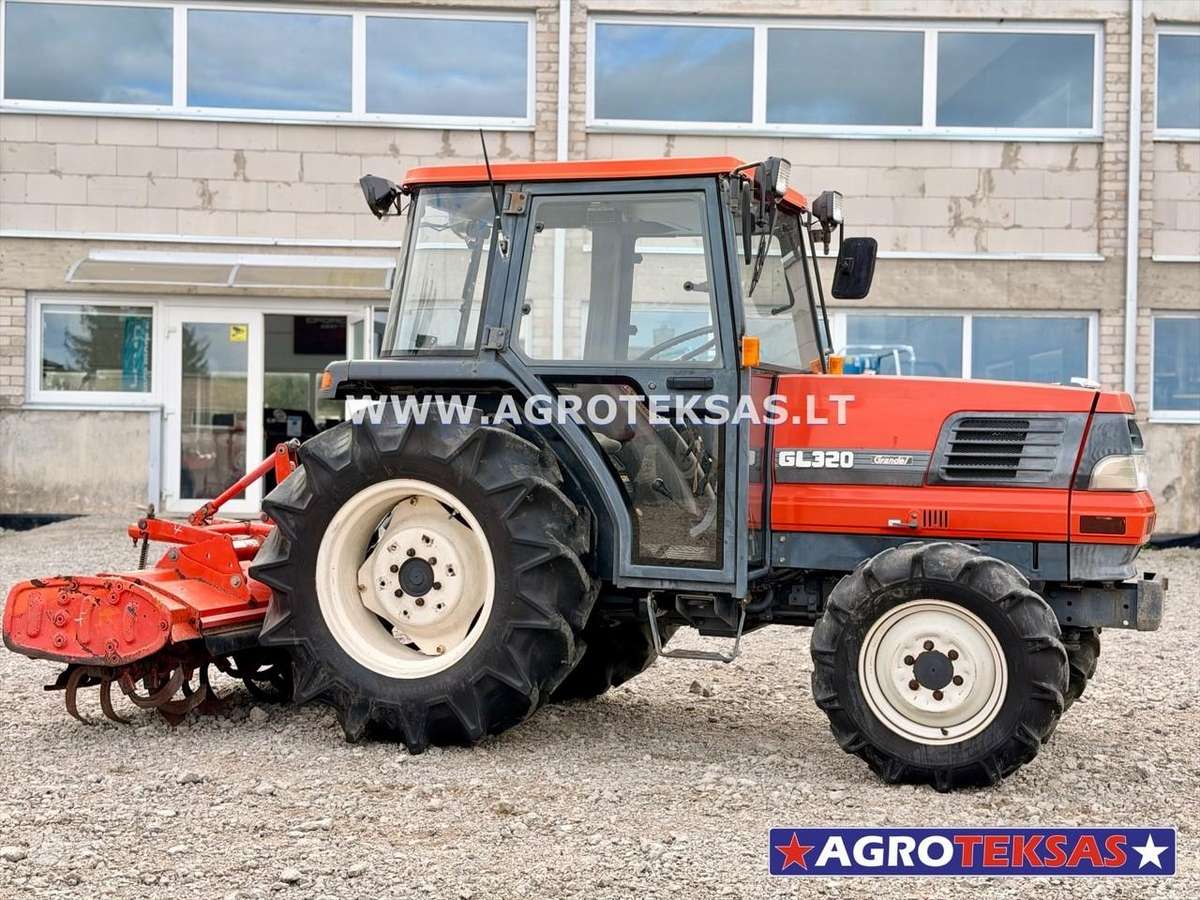 Kubota GL320, traktoriai