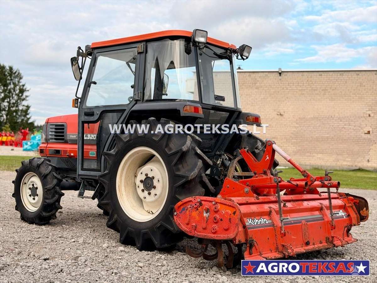 Kubota GL320, traktoriai