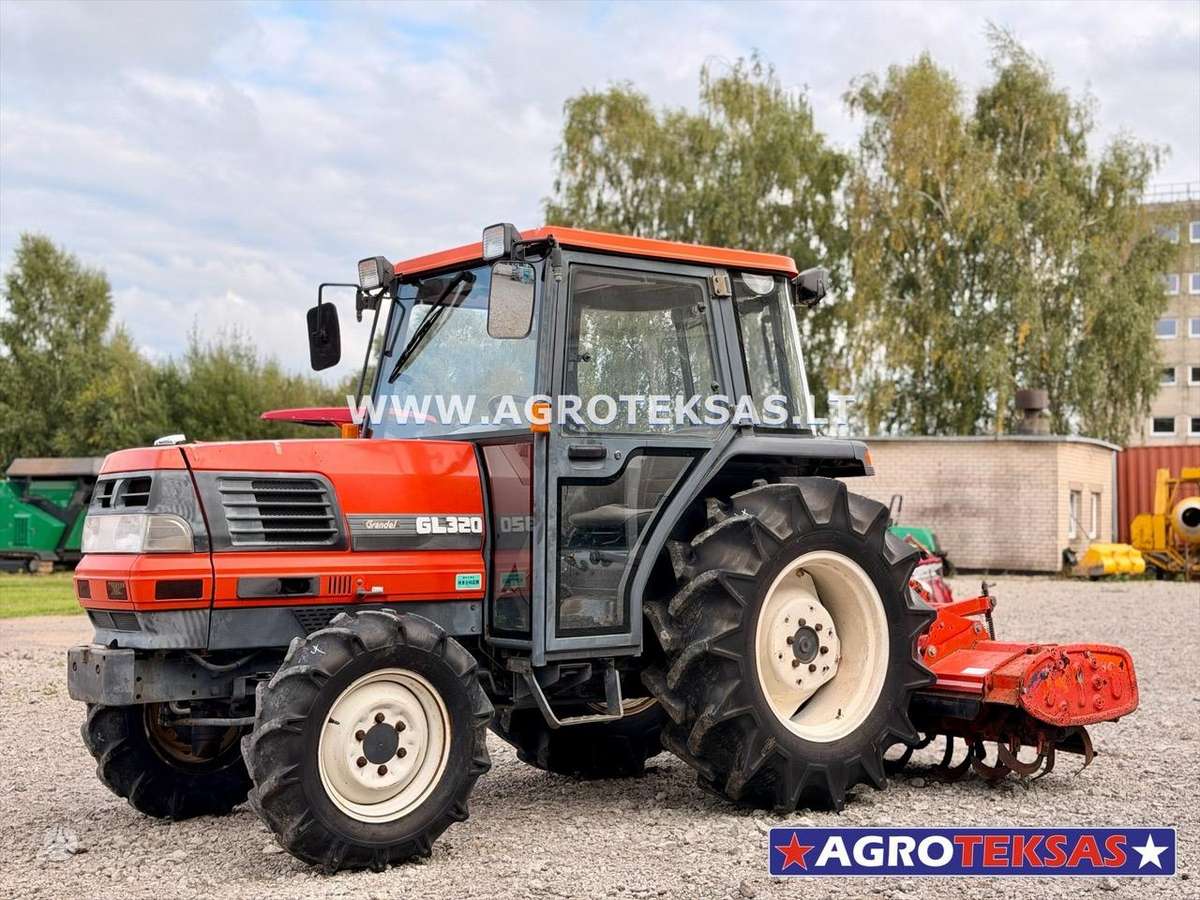 Kubota GL320, traktoriai