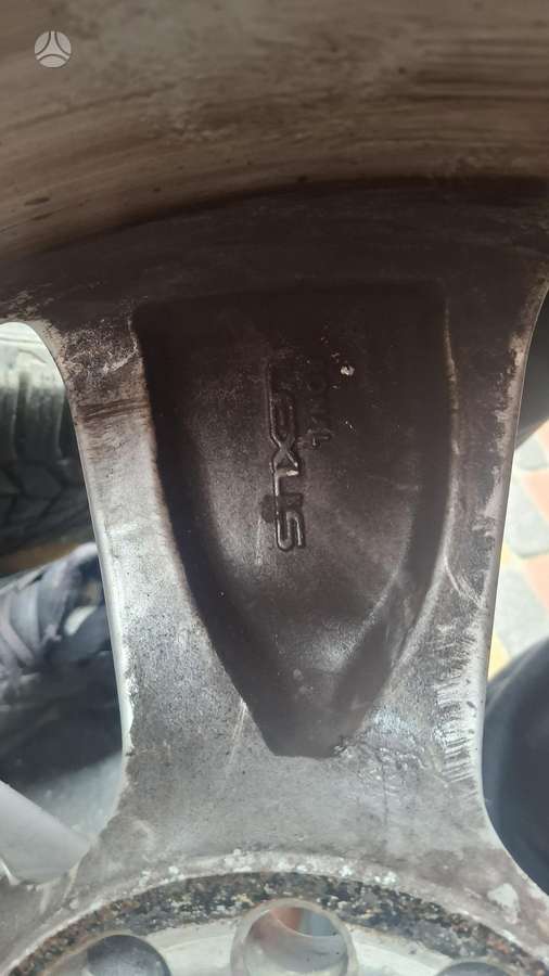 Lexus, lengvojo lydinio, R17