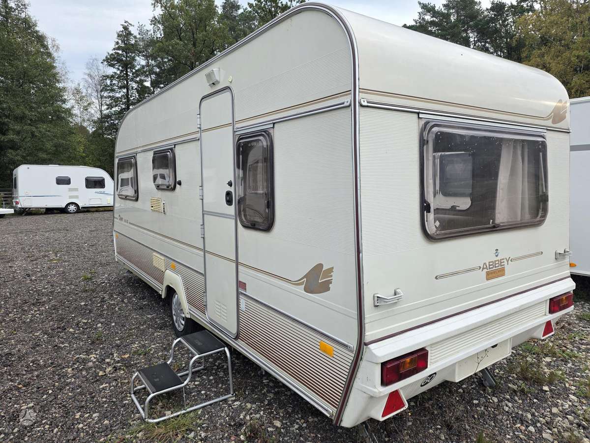 Abbey Piper, caravans
