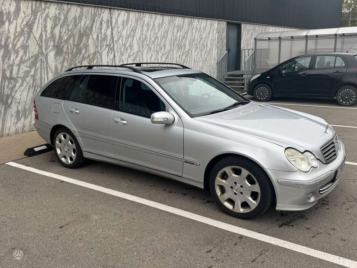 Mercedes-Benz C220