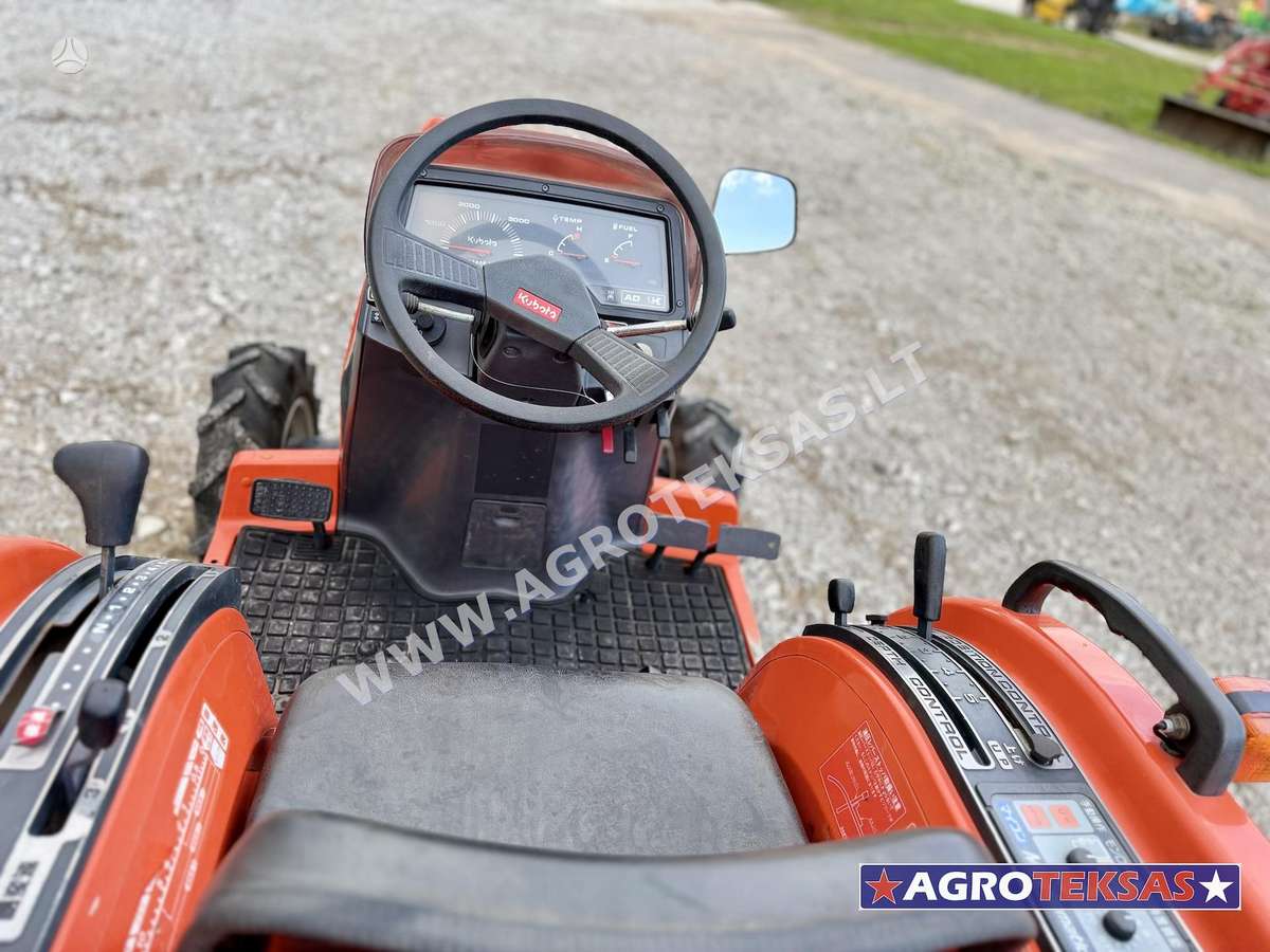 Kubota GT3, tractors