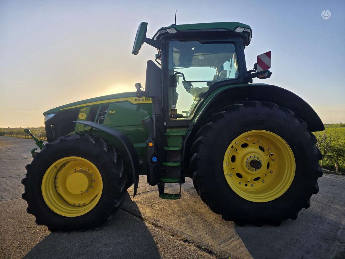 John Deere 7R310, tractors